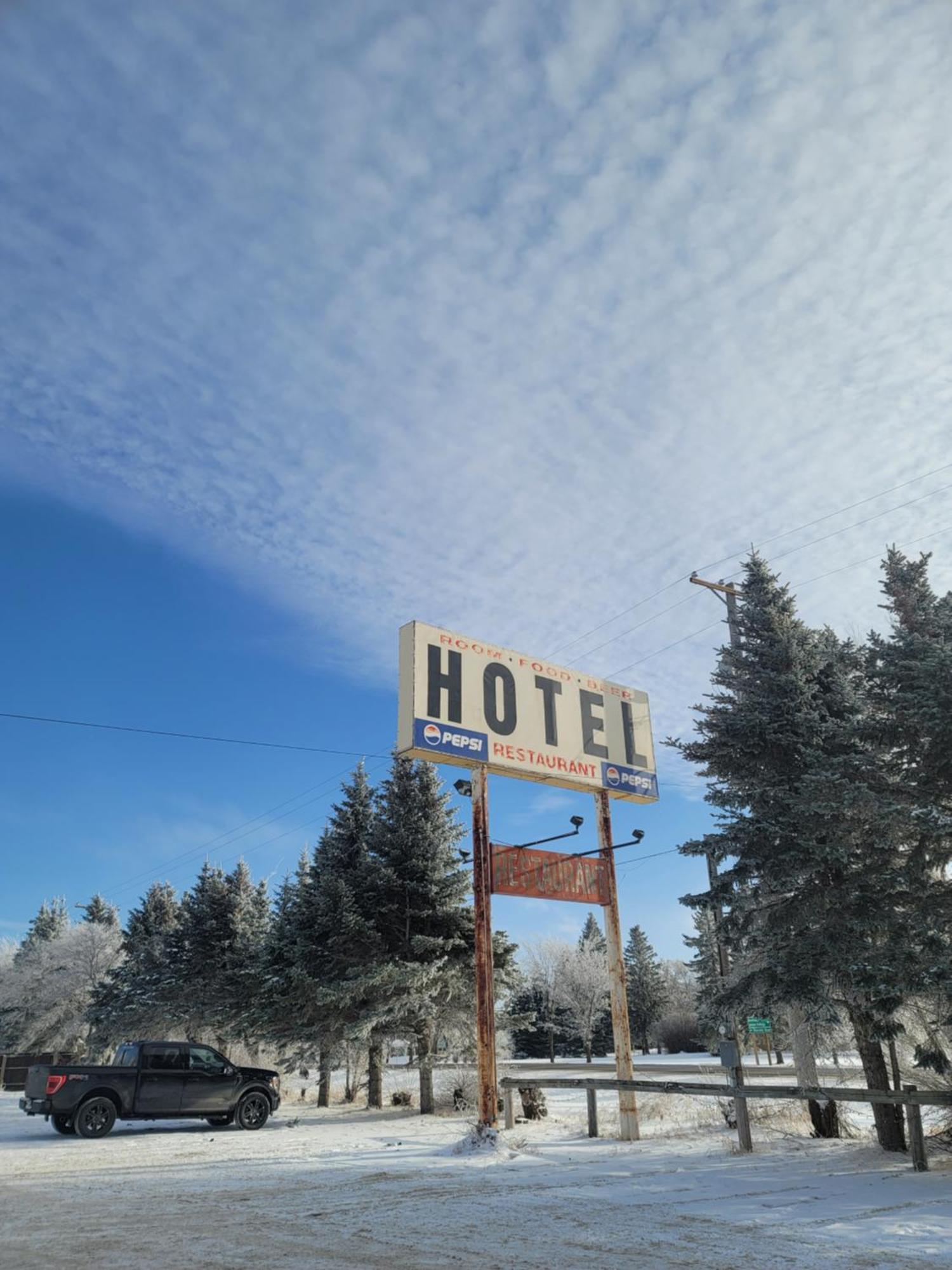 Rosthern Hotel Extérieur photo